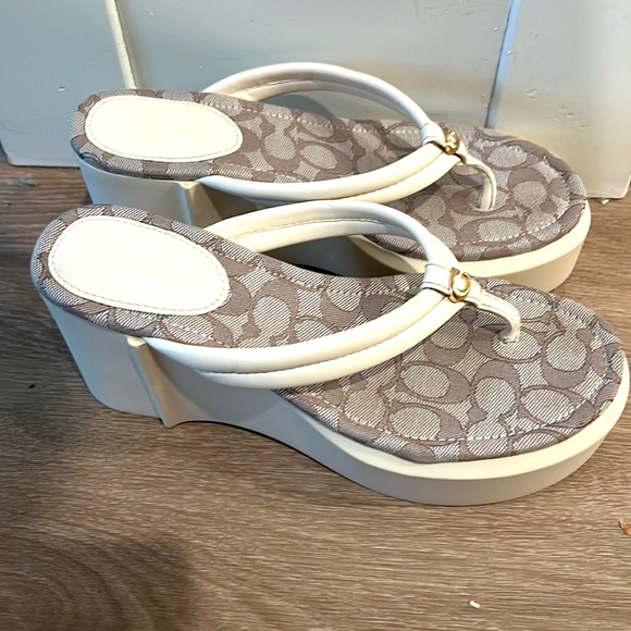 Coach Platform Sandals - 9 - Picture 1 of 5